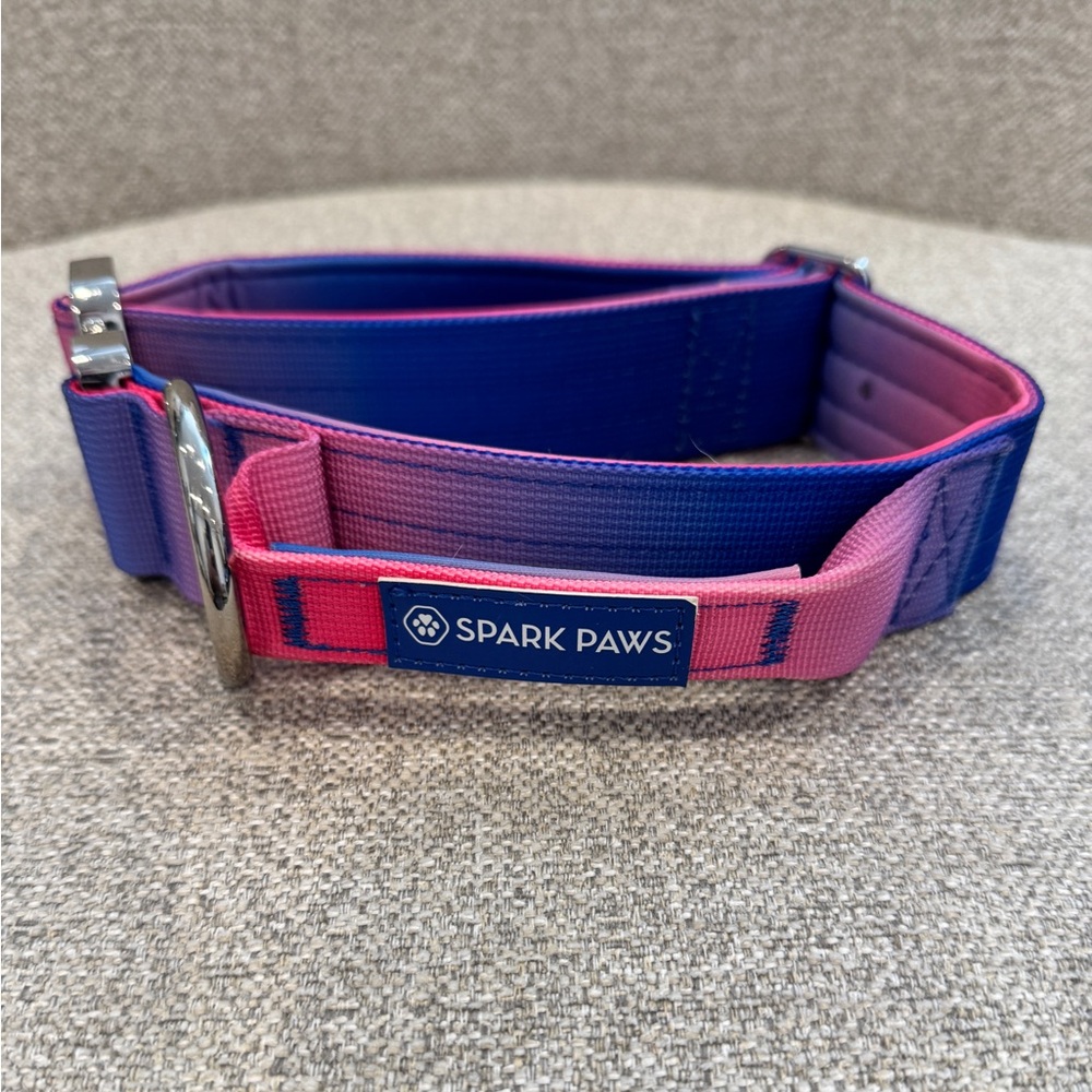 New but blemishes Spark Paws medium dog collar in Snow Cone